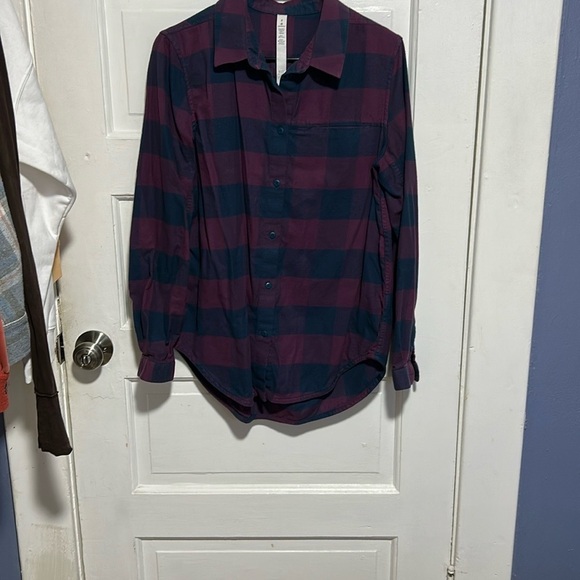 Lululemon Athletica Casual Button Down Shirt Purple and Blue - Picture 1 of 6